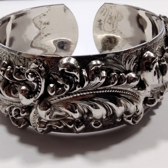 Vintage Silver tone Art Nouveau Wide Ornate Cuff Bracelet Rare Find - Picture 11 of 11